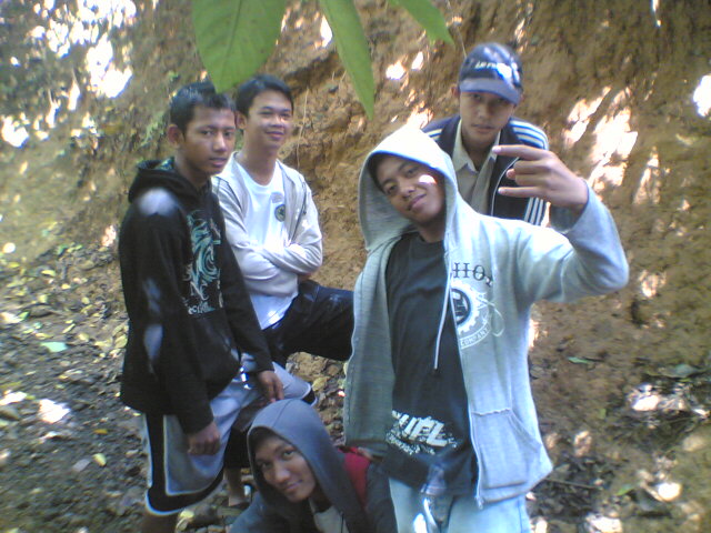 "/tmp/upload/86130a5474943b398e513755c2e2f9b8ffae81f0e39111e8e0bb51516b0b8f471/So lonely.jpg"
